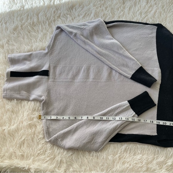 VERGE Turtleneck Sweater Women's Large Gray Black Trim Strip 100% Merino Wool - Picture 4 of 10